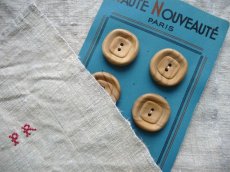 画像10: フランス製 ボタンシート 木彫りのボタン 四角  (10)