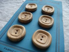 画像7: フランス製 ボタンシート 木彫りのボタン 四角  (7)