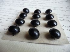 画像7: フランス製 アンティーク 木の丸いボタン 12個 ブラック (7)