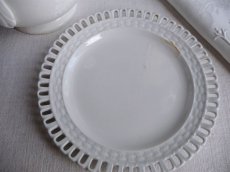 画像3: アンティーク 白釉のパニエ皿 A (3)