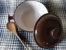 画像14: ルクルーゼ ENZO MARI 両手鍋 17 cm チョコレート（日本国内発送品） (14)