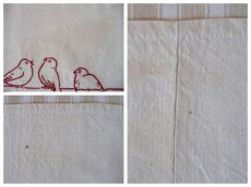画像7: フランス アンティーク 赤糸刺繍の棚飾り 小鳥 (7)