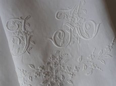 画像3: フランス アンティーク リネン 手刺繍モノグラムと花模様  (3)