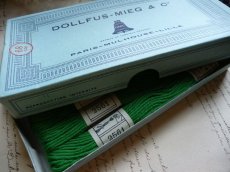 画像7: フランス DMC  箱入り刺繍糸 12本セット グリーン (7)