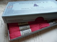 画像7: フランス DMC  箱入り刺繍糸 12本セット フクシア (7)