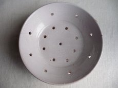 画像5: フランス アンティーク 白釉の水切り皿  (5)