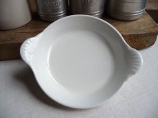 画像4: ルクルーゼ 鋳物 グラタン皿 16 cm  ホワイト  (4)