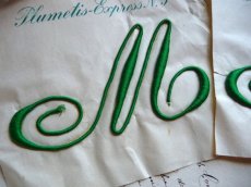 画像2: フランス製 イニシャル 刺繍シート No.5 グリーン '' M ''  (2)
