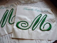 画像5: フランス製 イニシャル 刺繍シート No.5 グリーン '' M ''  (5)