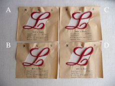 画像4: フランス製 イニシャル 刺繍シート No.5 レッド '' L ''　 (在庫4→2)  (4)