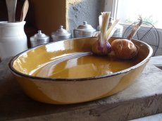 画像1: フランスアンティーク オーバル型のグラタン皿  黄釉 (1)