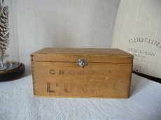 画像1: フランスアンティーク L'UNION ショコラの木箱 (1)