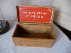 画像3: フランスアンティーク L'UNION ショコラの木箱 (3)