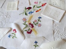 画像15: フランス アンティーク モノグラム＆モチーフ 花刺繍 セット  (15)