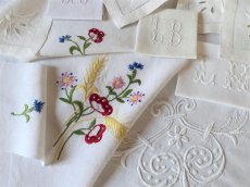 画像3: フランス アンティーク モノグラム＆モチーフ 花刺繍 セット  (3)