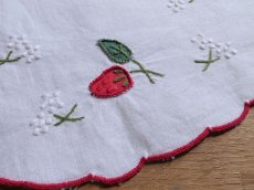 画像5: フランス アンティーク 手刺繍アップリケ クロス 野いちご B (5)