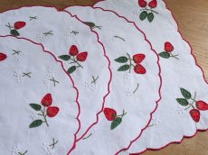 画像7: フランス アンティーク 手刺繍アップリケ クロス 野いちご B (7)