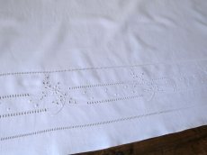 画像15: フランス アンティーク リネン ベビー用シーツ 花刺繍 (15)
