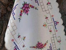 画像1: フランス アンティーク 薔薇のクロスステッチ 手刺繍 クロス  (1)