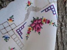 画像2: フランス アンティーク 薔薇のクロスステッチ 手刺繍 クロス  (2)