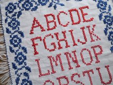 画像2: フランス アンティーク アルファベットサンプラー クロスステッチ  (2)