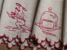 画像11: フランス アンティーク 赤糸刺繍の棚飾り  (11)