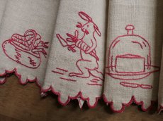 画像1: フランス アンティーク 赤糸刺繍の棚飾り  (1)