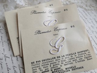 フランス アンティーク イニシャル刺繍シート【 D 】BOX付..:⋈* フランス製 イニシャル 刺繍シート No.4 '' R '' (在庫4→2