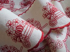 画像4: フランス ヴィンテージ 赤糸刺繍の棚飾り かぼちゃ　(在庫5→3) (4)