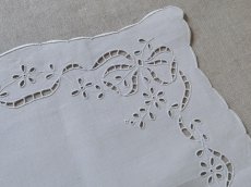 画像6: フランス アンティーク  手刺繍のハンカチ リシュリュー リボン (6)