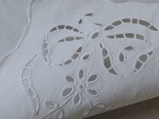 画像9: フランス アンティーク  手刺繍のハンカチ リシュリュー リボン (9)