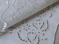 画像17: フランス アンティーク  手刺繍のハンカチ リシュリュー リボン (17)