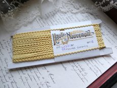 画像2: フランス アンティーク HAUTE NOUVEAUTE ブレード トリム コード ペールイエロー (2)