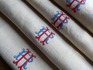 送料込 ⭐︎ フランス アンティーク モノグラム 花文字 刺繍 フランスアンティーク モノグラム刺繍 「C」 ホワイト - メゾン