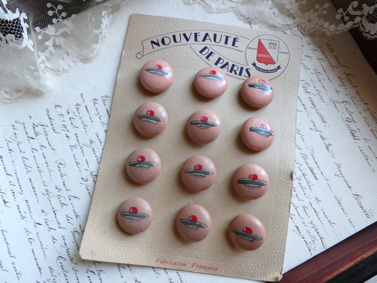 画像8: フランス製 ボタンシート ハンドペイントの木製ボタン ベレー帽 12個 (8)