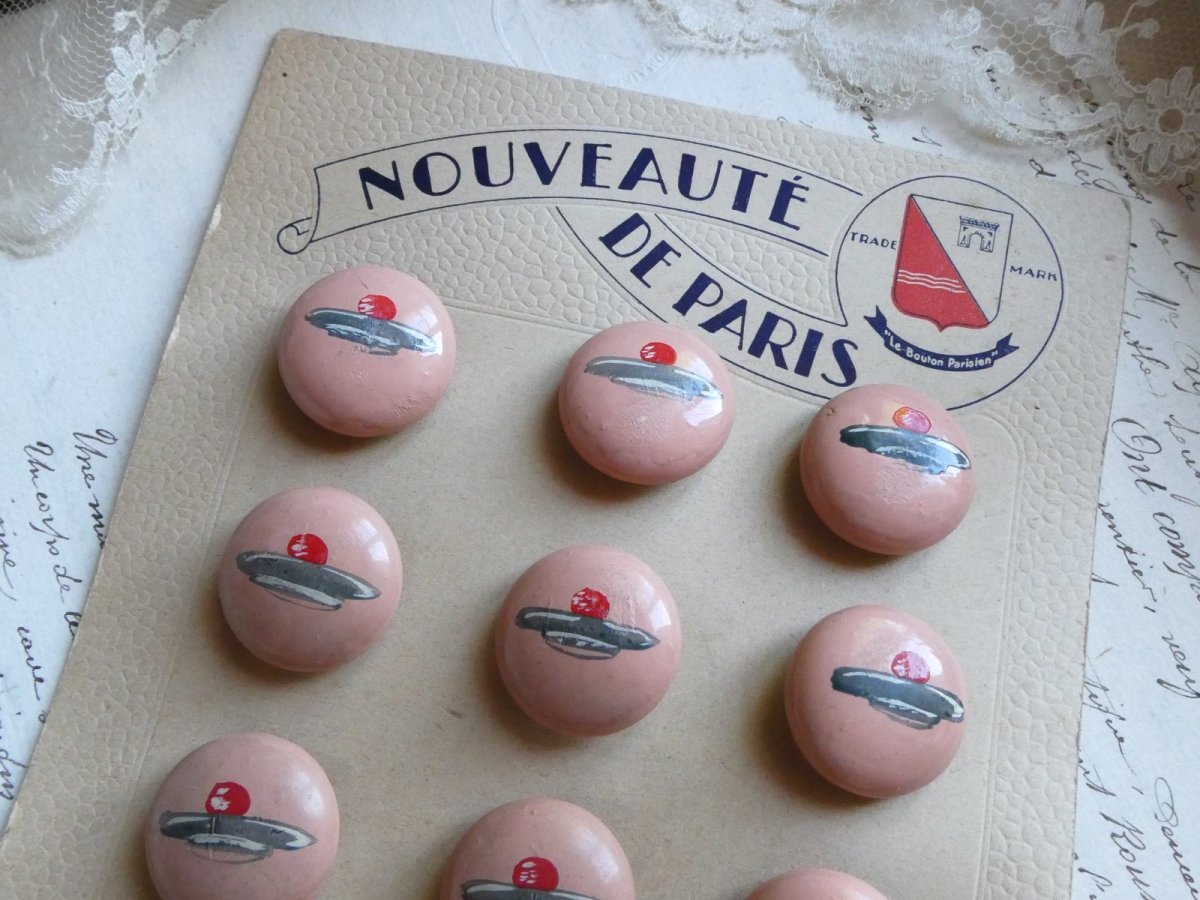 画像7: フランス製 ボタンシート ハンドペイントの木製ボタン ベレー帽 12個 (7)