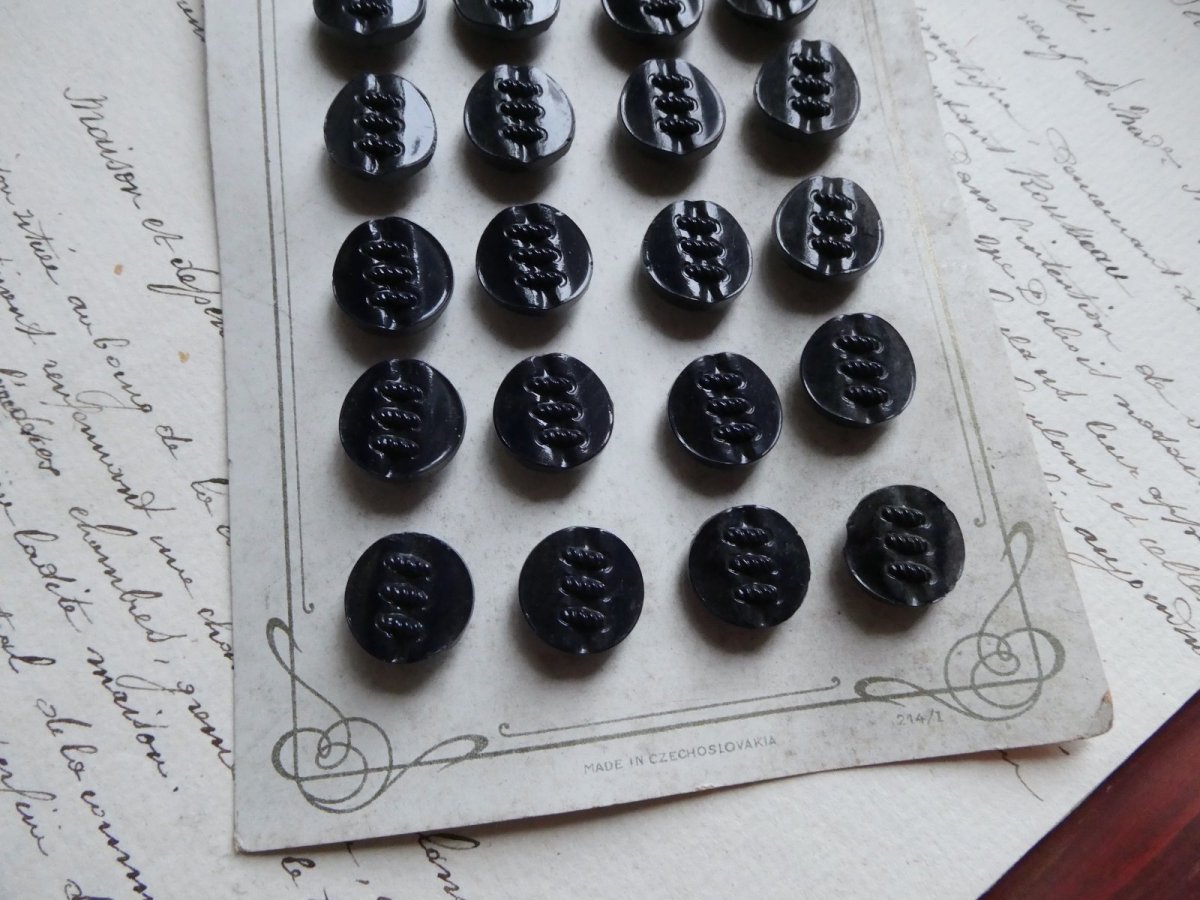 画像3: チェコスロバキア製 アンティーク ガラス ボタンシート レースアップ (3)