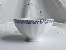 画像2: フランス ヴィンテージ カフェオレボウル お花のガーランド (2)