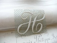 画像3: フランス製 イニシャル 刺繍シート '' H ''  大 (3)