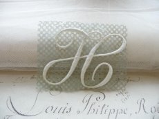 画像1: フランス製 イニシャル 刺繍シート '' H ''  大 (1)