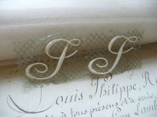 画像1: フランス製 イニシャル 刺繍シート '' J ''  (1)
