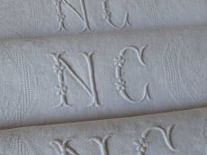 画像2: フランス アンティーク ダマスク織り セルヴィエット イニシャル NC (2)