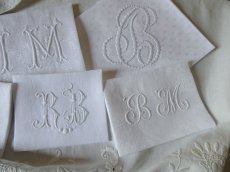 画像3: フランス アンティーク イニシャル & 花刺繍のリネン (3)