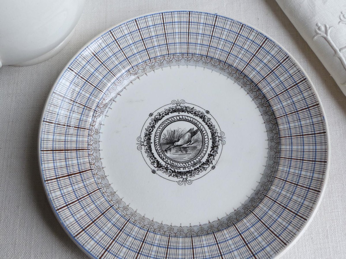 画像1: ヴィエイヤール ボルドー デザートプレート LA PERDRIX ET LA MOUCHE (1)