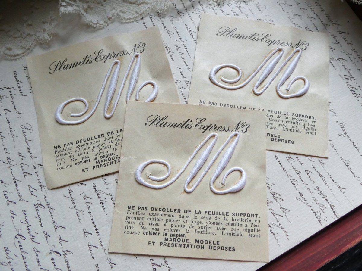 画像1: フランス製 イニシャル 刺繍シート No.3 '' M ''　 (1)