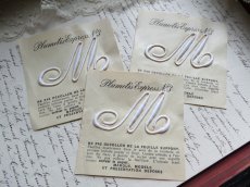 画像1: フランス製 イニシャル 刺繍シート No.3 '' M ''　 (1)