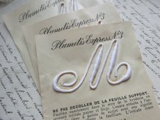 画像6: フランス製 イニシャル 刺繍シート No.3 '' M ''　 (6)