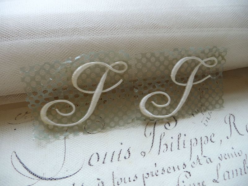 フランス製 イニシャル 刺繍シート '' J ''
